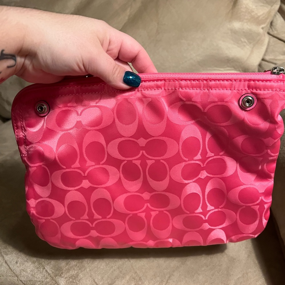 Brand new Coach pink bigger bag - Picture 8 of 9
